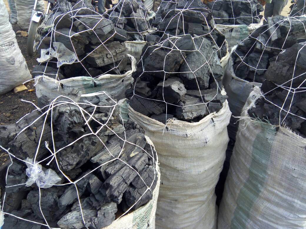 1kg of hardwood lump charcoal