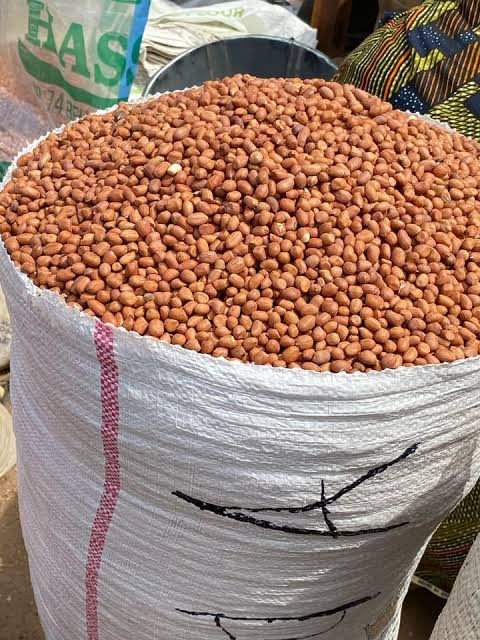 1kg of raw peeled groundnut